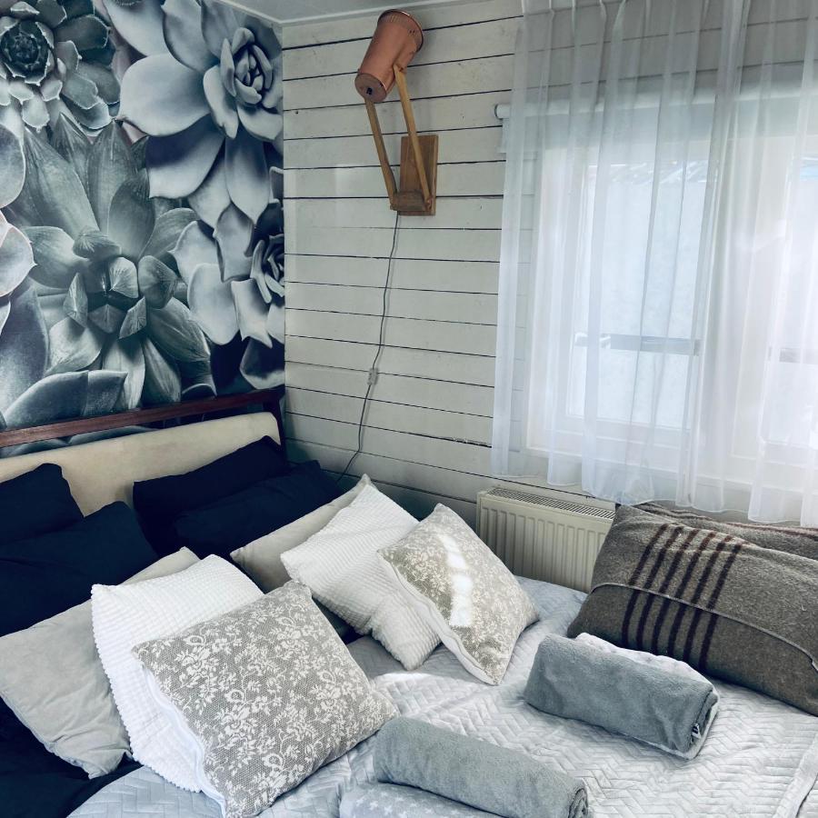 Houseboat Bonnie Bed & Breakfast Амстердам Екстериор снимка